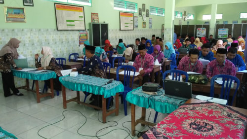KKM MI Kapas Gelar Bimtek K13 Revisi Tahun 2018